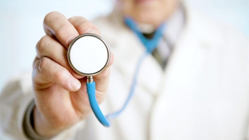 كيف تساهم الفحوصات الطبية في تقليل الحوادث المهنية؟